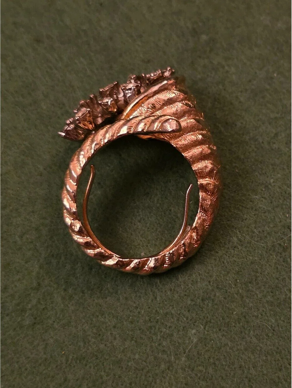 Vintage Gold Tone Cornucopia Horn of Plenty Rhinestone Cocktail Ring  Sz 7